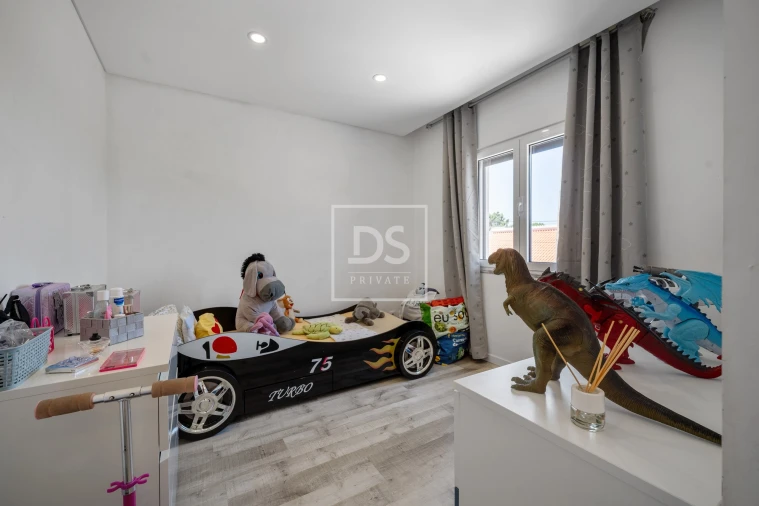 Apartamento T3 para Venda em Seixal Foto 8