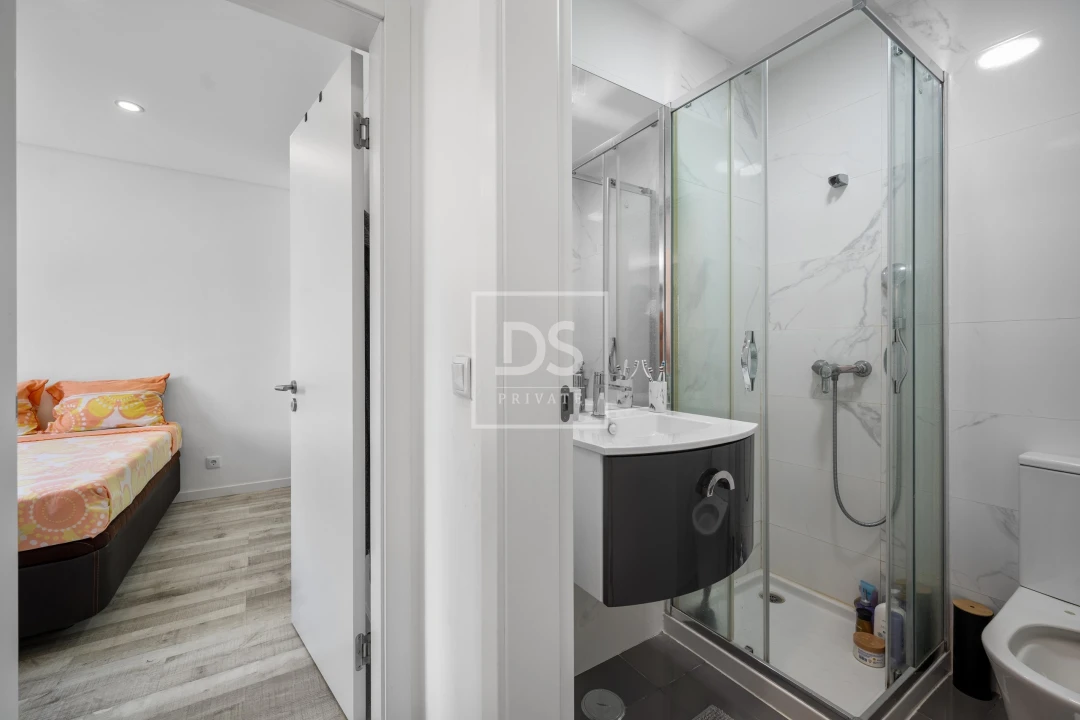 Apartamento T3 para Venda em Seixal Foto 11