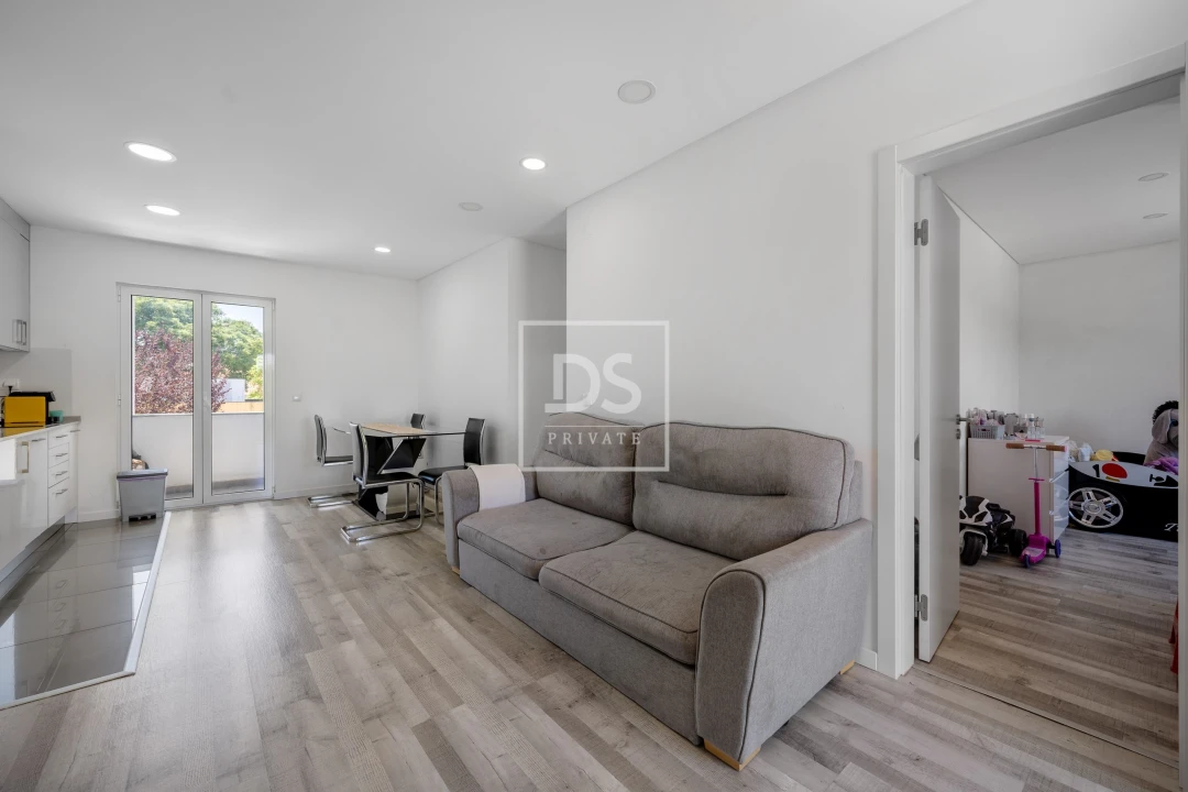 Apartamento T3 para Venda em Seixal Foto 3