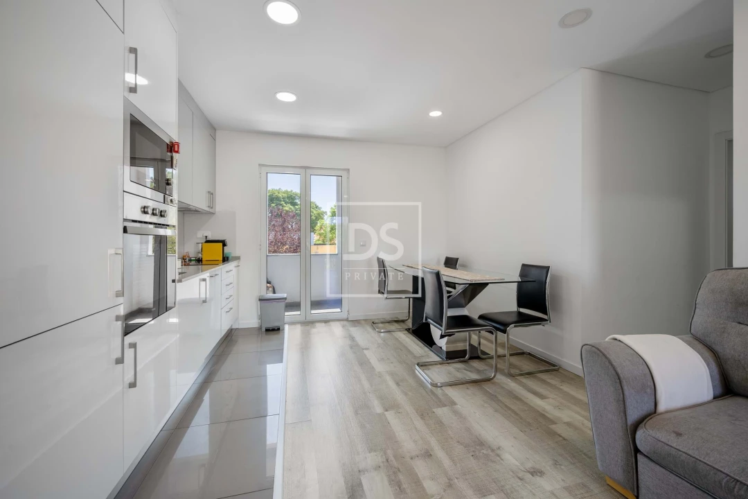 Apartamento T3 para Venda em Seixal Foto 5