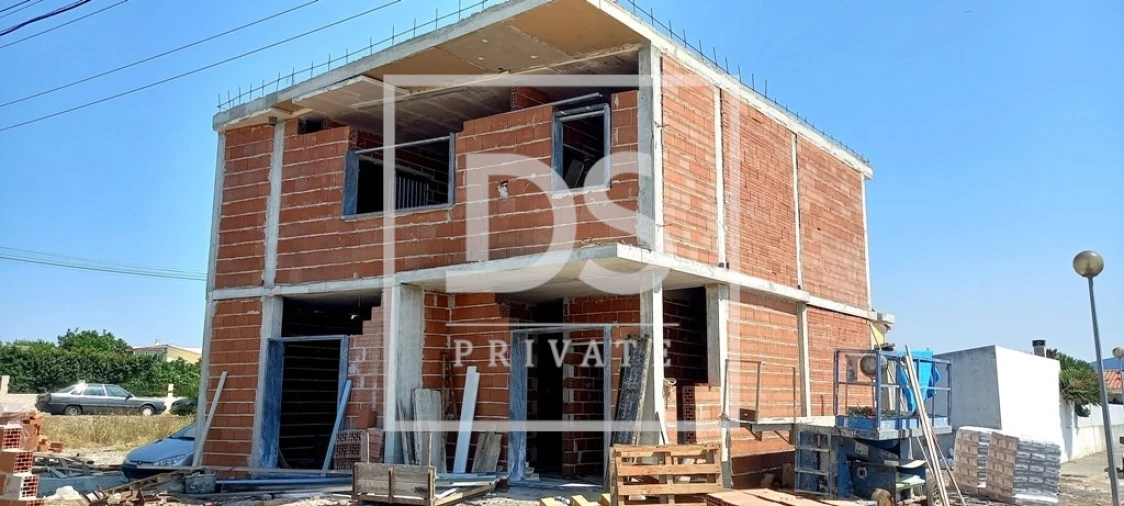 Moradia T4 para Venda em Igreja Nova e Cheleiros Foto 15