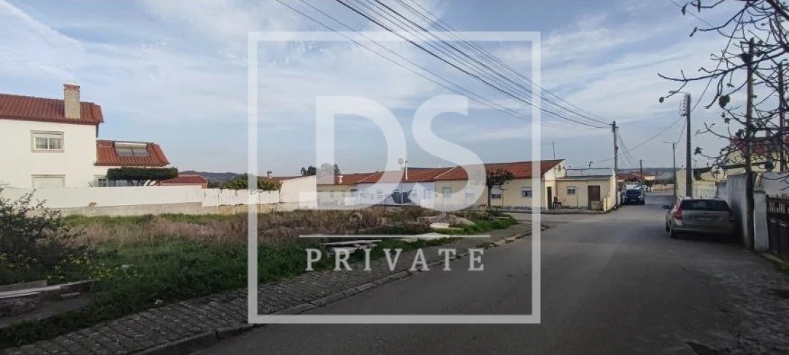 Moradia T4 para Venda em Igreja Nova e Cheleiros Foto 10