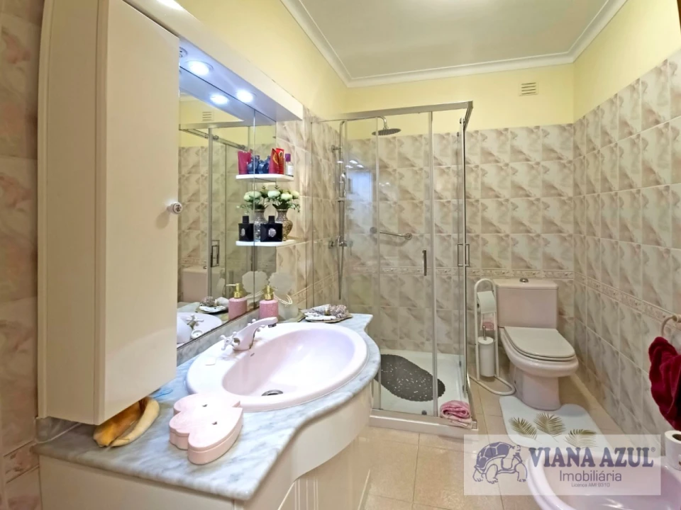 Moradia T4 para Venda em Vila Nova de Anha Foto 8