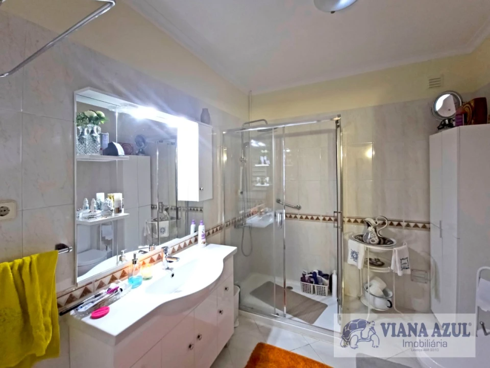 Moradia T4 para Venda em Vila Nova de Anha Foto 18