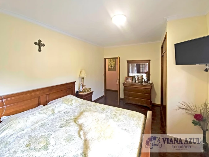 Moradia T4 para Venda em Vila Nova de Anha Foto 16