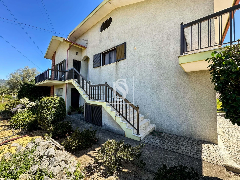 Moradia T4 para Venda em Monsul Foto 3