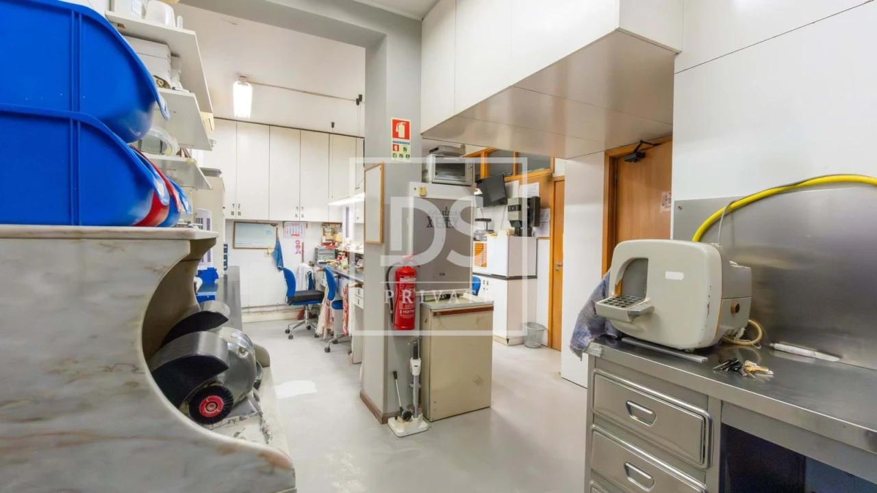 Escritório para Venda em Cidade da Maia Foto 15