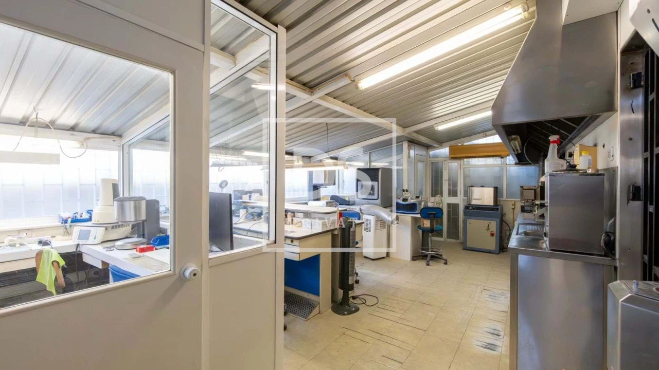 Escritório para Venda em Cidade da Maia Foto 14