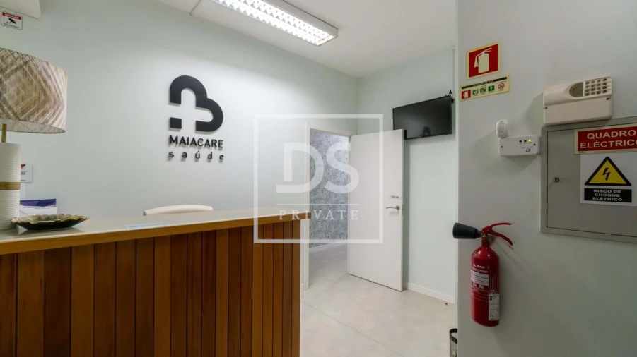 Escritório para Venda em Cidade da Maia Foto 4