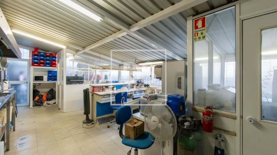 Escritório para Venda em Cidade da Maia Foto 15