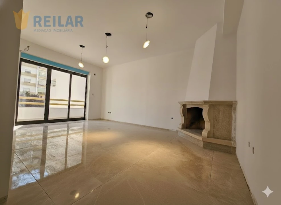 Apartamento T2 para Venda em Castanheira do Ribatejo e Cachoeiras Foto 3