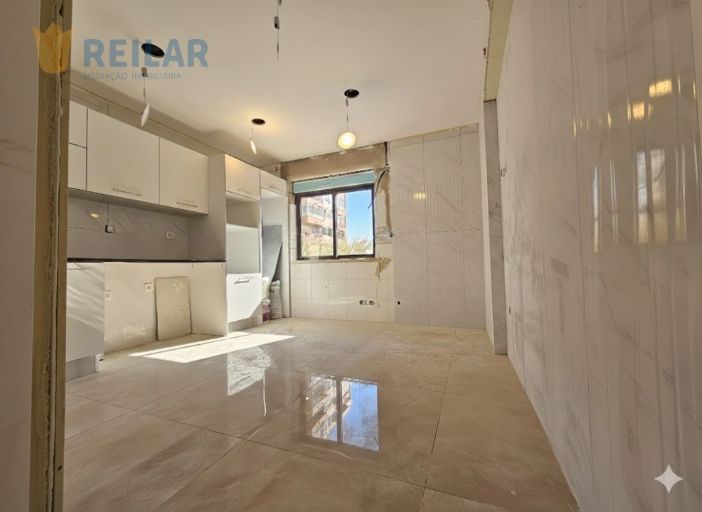 Apartamento T2 para Venda em Castanheira do Ribatejo e Cachoeiras Foto 4