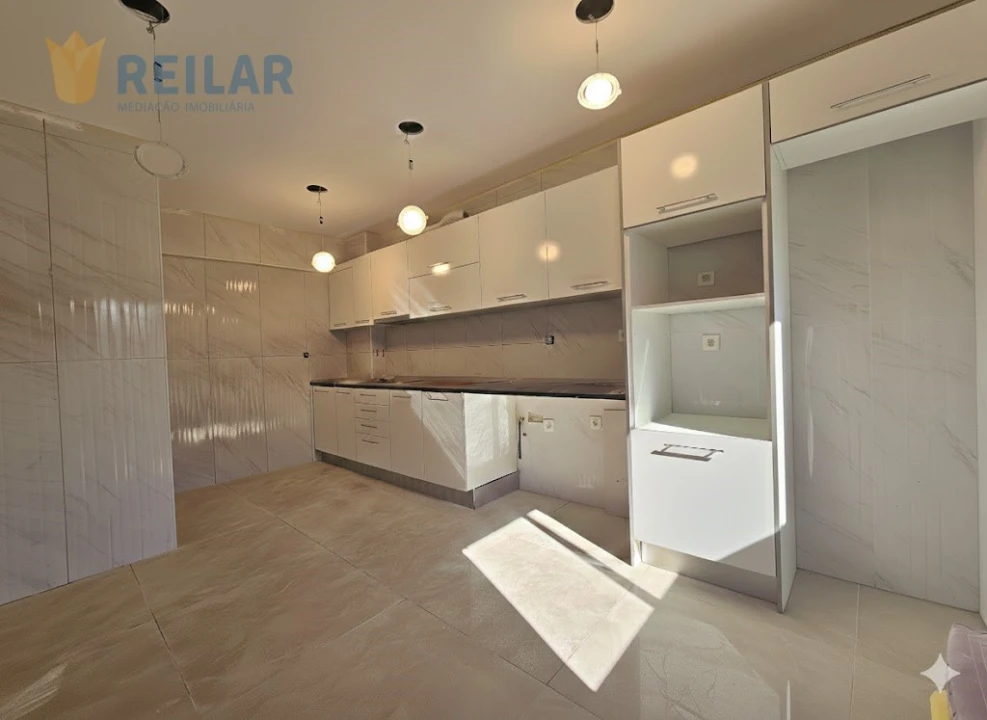 Apartamento T2 para Venda em Castanheira do Ribatejo e Cachoeiras Foto 5