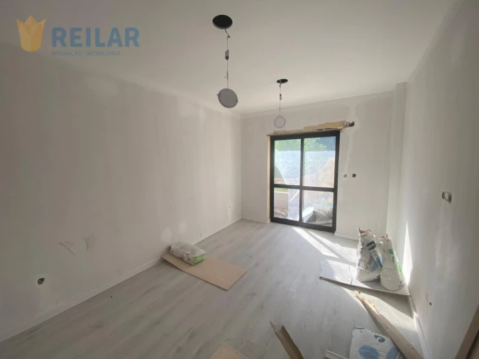 Apartamento T2 para Venda em Castanheira do Ribatejo e Cachoeiras Foto 5