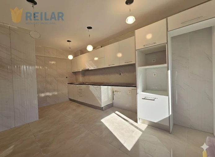 Apartamento T2 para Venda em Castanheira do Ribatejo e Cachoeiras Foto 5