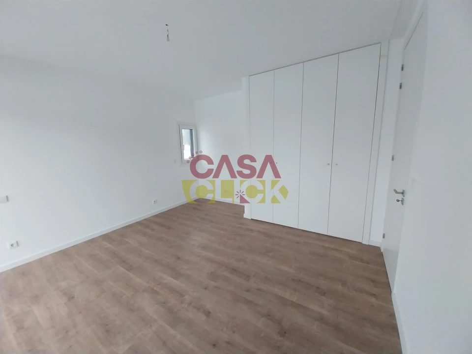 Moradia T5 para Venda em São João Baptista Foto 32