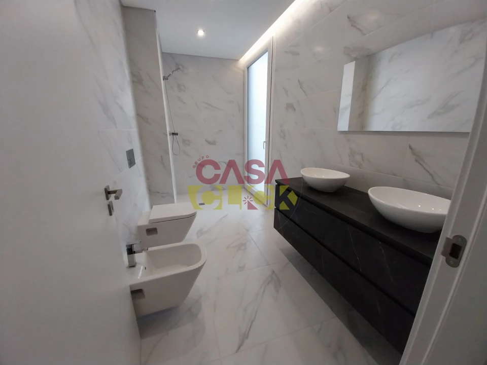 Moradia T5 para Venda em São João Baptista Foto 30