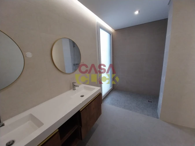 Moradia T5 para Venda em São João Baptista Foto 13