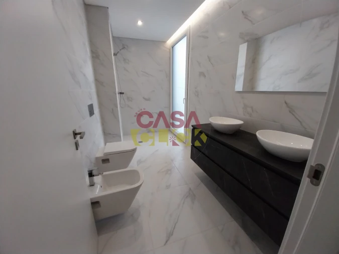 Moradia T5 para Venda em São João Baptista Foto 30