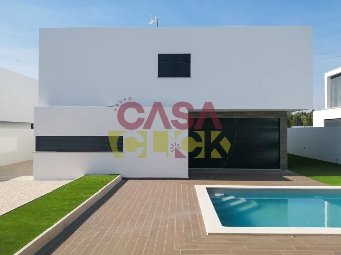 Moradia T5 para Venda em São João Baptista Foto 3