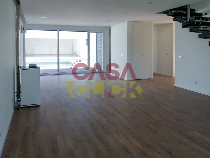 Moradia T5 para Venda em São João Baptista Foto 55