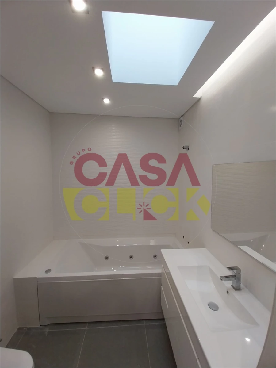 Moradia T5 para Venda em São João Baptista Foto 23