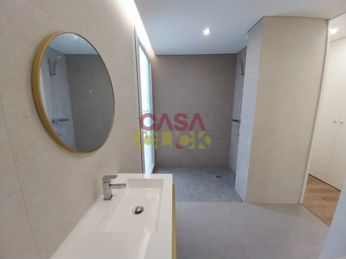 Moradia T5 para Venda em São João Baptista Foto 11