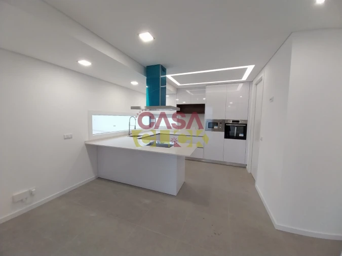 Moradia T5 para Venda em São João Baptista Foto 42