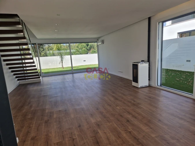 Moradia T5 para Venda em São João Baptista Foto 63