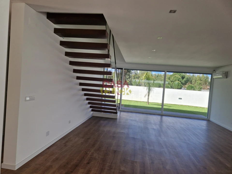 Moradia T5 para Venda em São João Baptista Foto 64