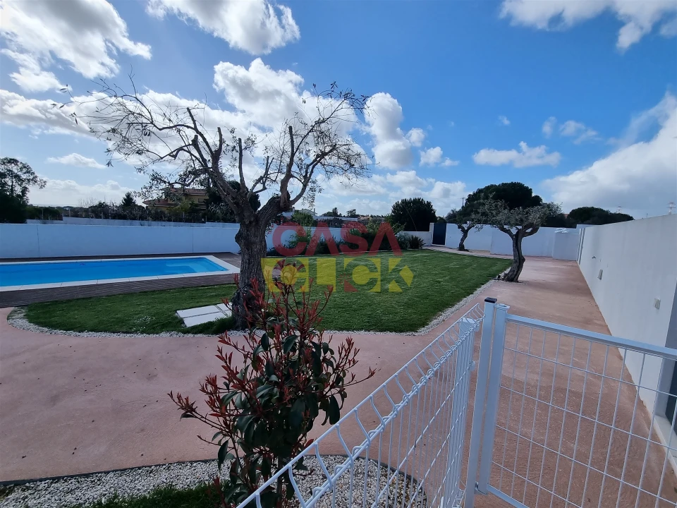 Moradia T4 para Venda em São João Baptista Foto 14