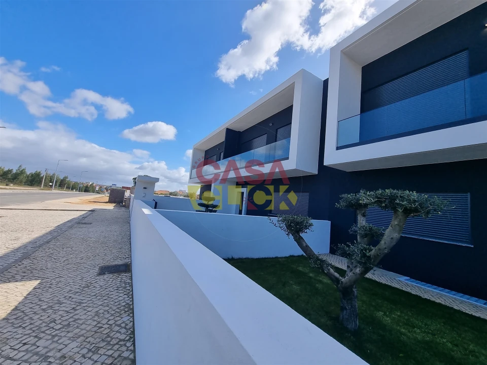 Moradia T4 para Venda em São João Baptista Foto 6