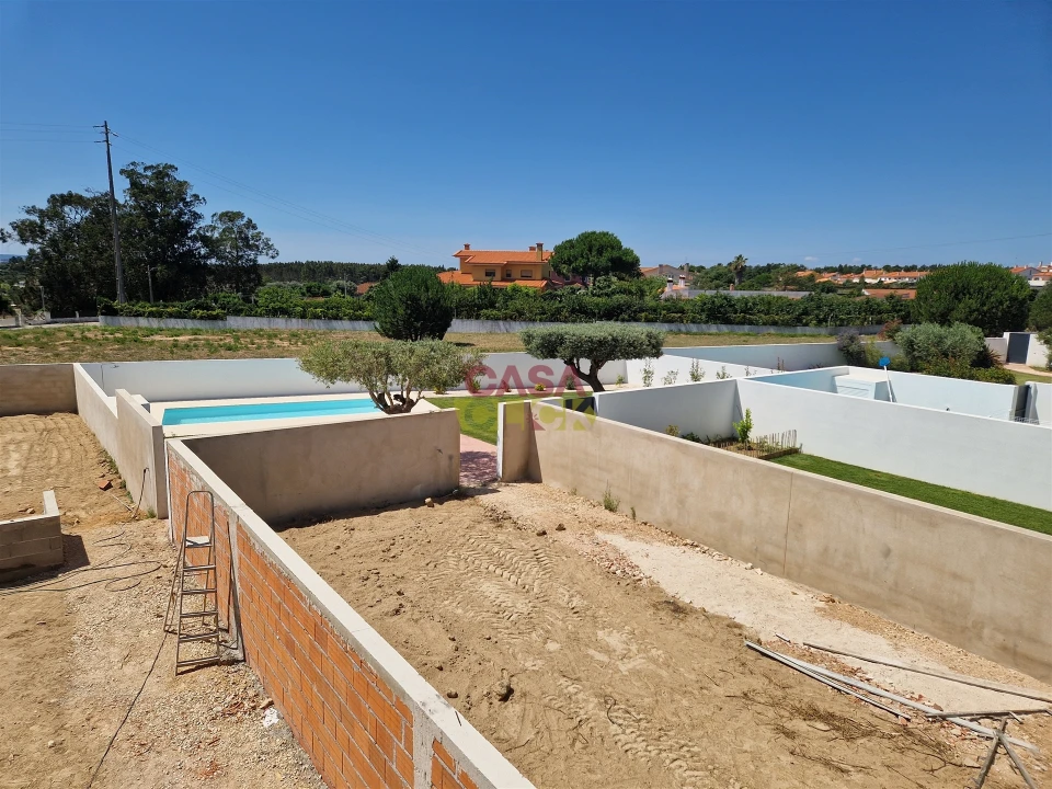 Moradia T4 para Venda em São João Baptista Foto 24