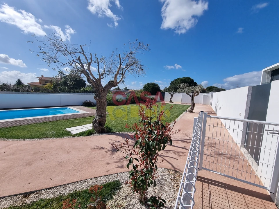 Moradia T4 para Venda em São João Baptista Foto 8