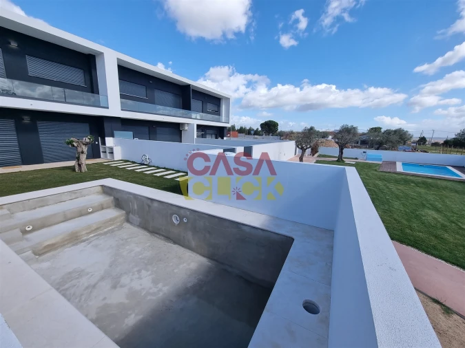 Moradia T4 para Venda em São João Baptista Foto 19