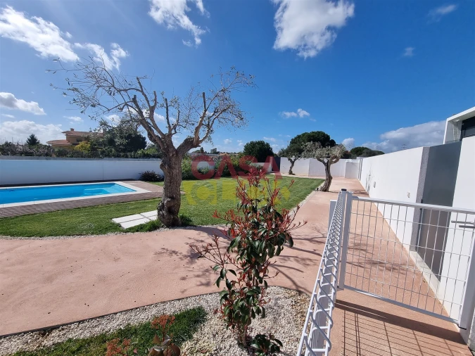 Moradia T4 para Venda em São João Baptista Foto 8