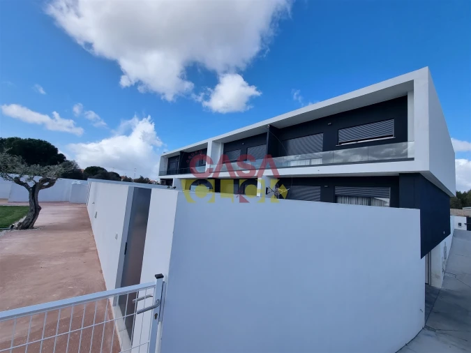 Moradia T4 para Venda em São João Baptista Foto 11