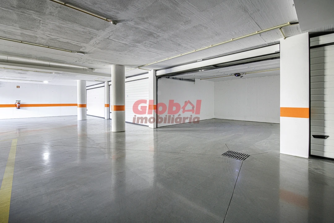 Apartamento T4 para Venda em Repeses e São Salvador Foto 11