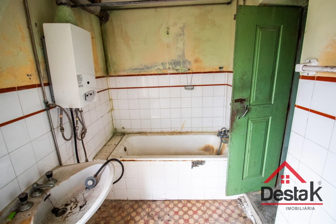 Moradia T5 para Venda em Cedrim e Paradela Foto 44