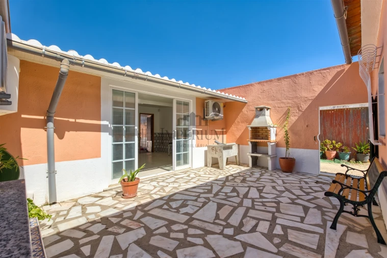 Moradia T3 para Venda em Almeirim Foto 52