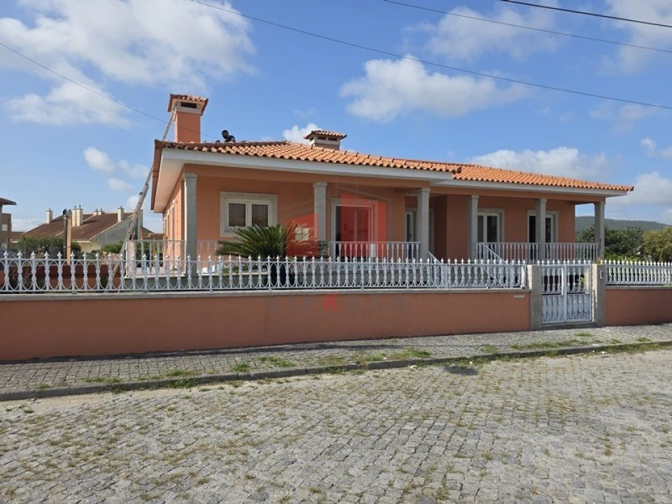 Moradia T3 para Venda em Nine Foto 1