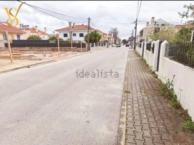 Moradia T4 para Venda em Fernao Ferro Foto 9