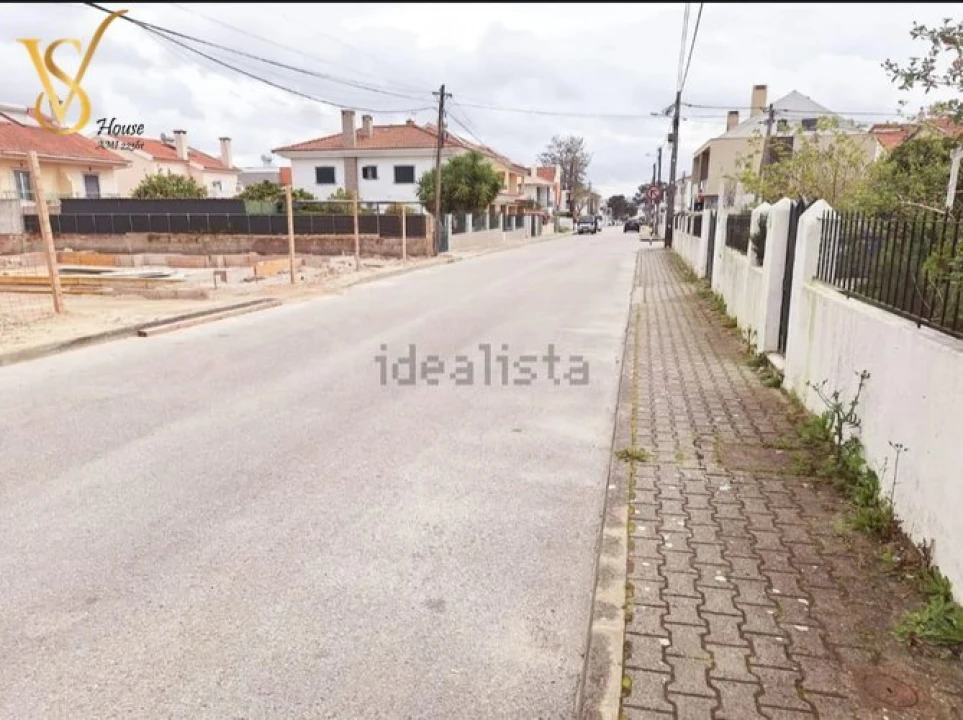 Moradia T4 para Venda em Fernao Ferro Foto 9