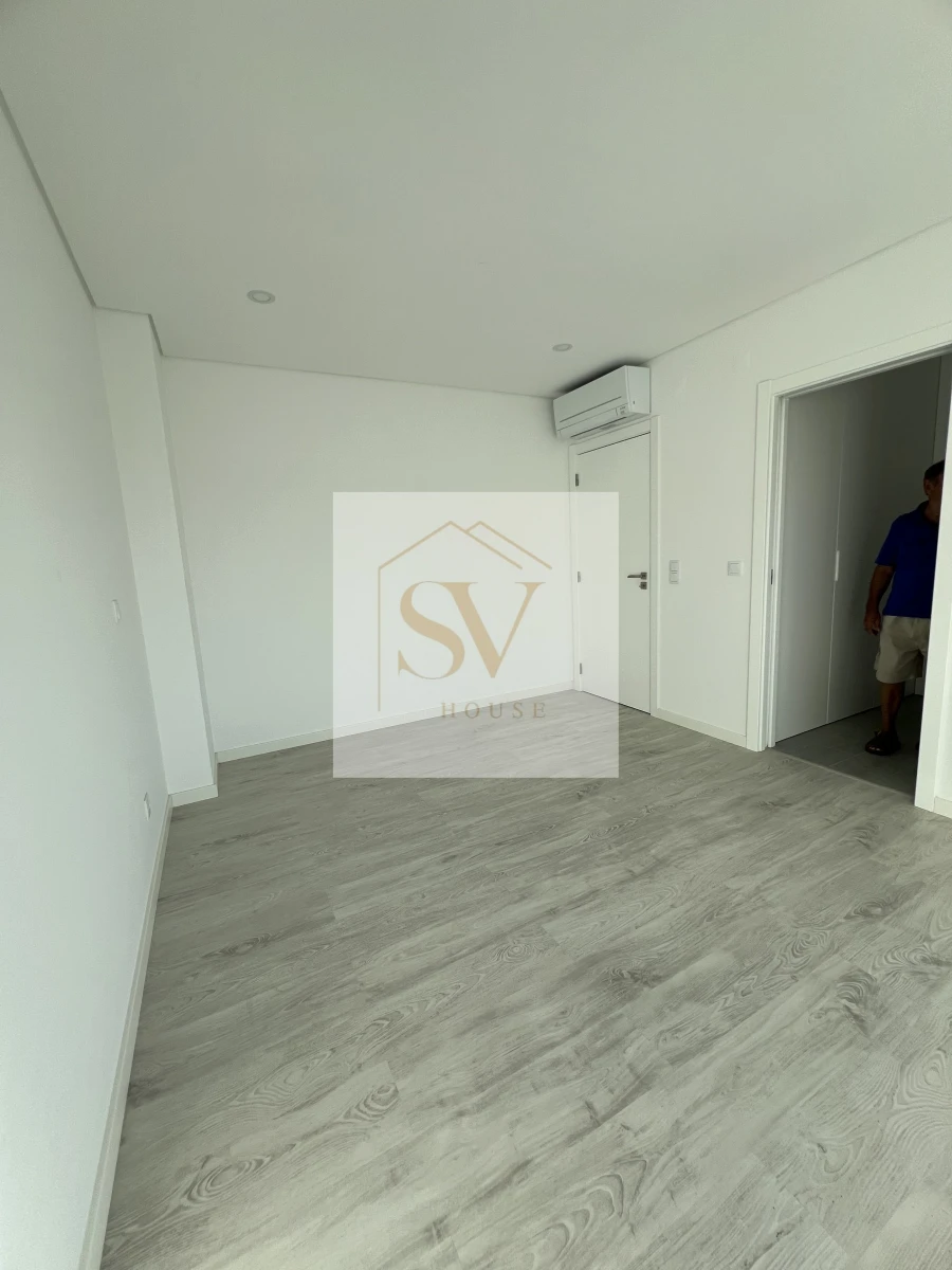 Moradia T3 para Venda em Corroios Foto 18