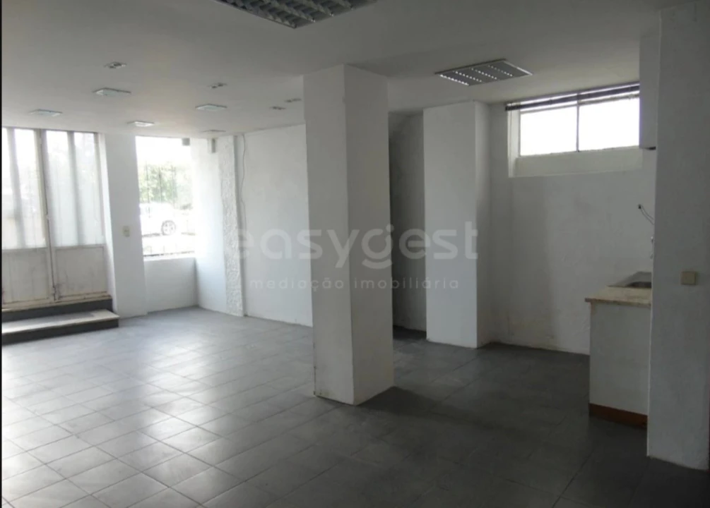 Moradia T3 para Venda em Salgueiro do Campo Foto 9