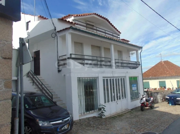 Moradia T3 para Venda em Salgueiro do Campo Foto 3