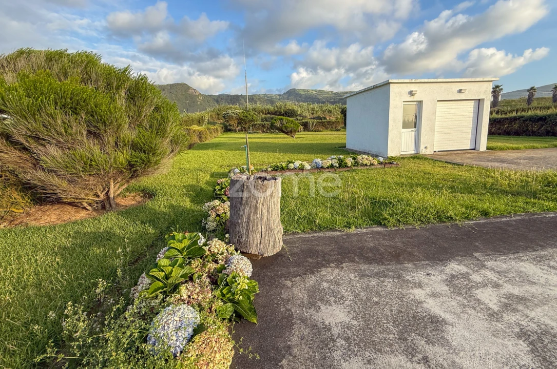 Moradia T2 para Venda em Mosteiros Foto 30