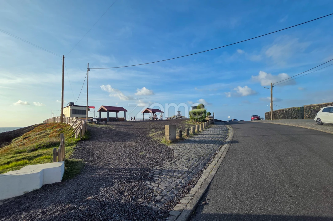 Moradia T2 para Venda em Mosteiros Foto 39