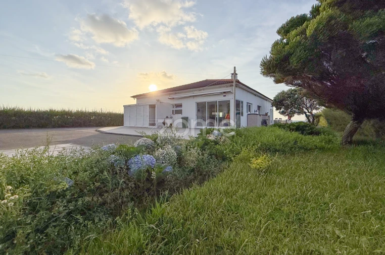 Moradia T2 para Venda em Mosteiros Foto 29