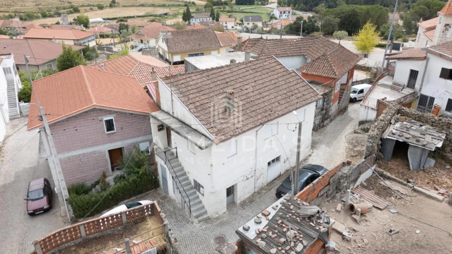 Moradia T3 para Venda em Sabroso de Aguiar Foto 11